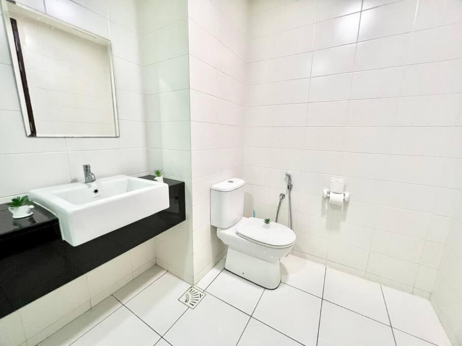 G 1-5Pax Cozy Home Trefoil Setia Alam 100Mps Wifi & Tv Sccc Zewnętrze zdjęcie